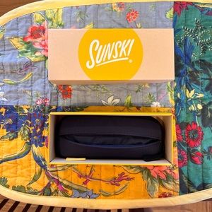 Sunski Tera polarized sunglasses in Black Gold